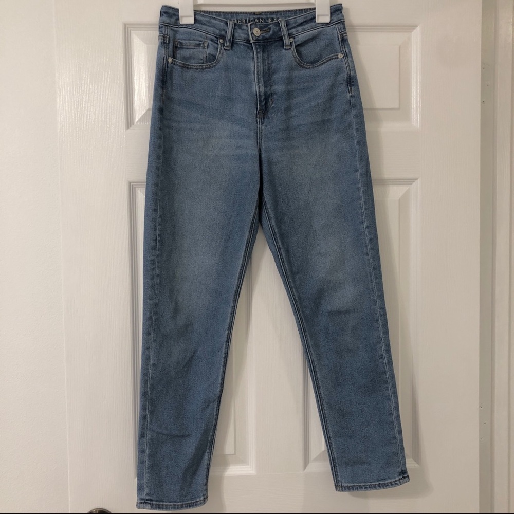 American Eagle High Rise Mom Jean